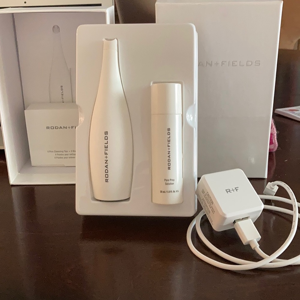 Rodan and Fields Pore Cleansing MD system